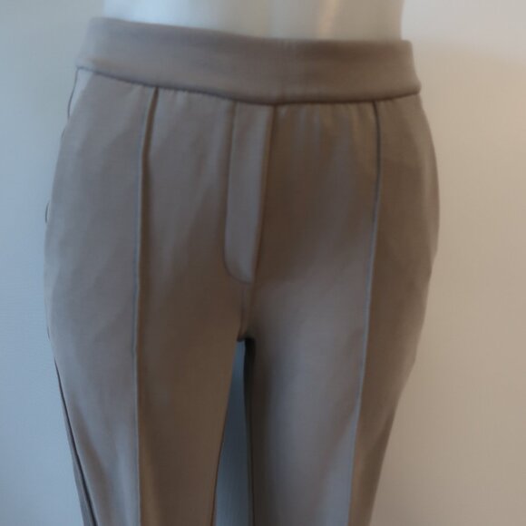 NWT Womens Lululemon Taupe (Item-134) Softstreme Pintuck Mid-Rise Pant XS - Picture 3 of 15